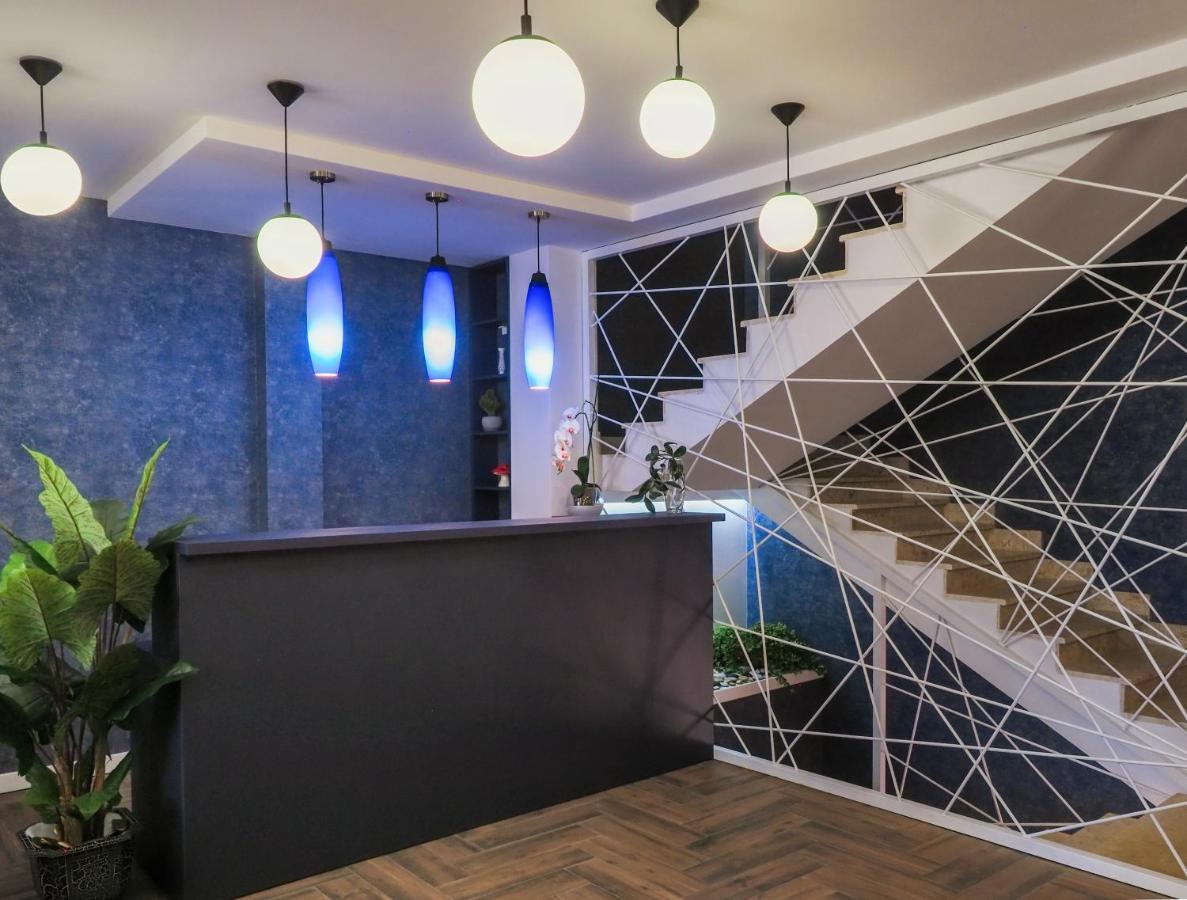 Hotel Banihills ティビリシ エクステリア 写真