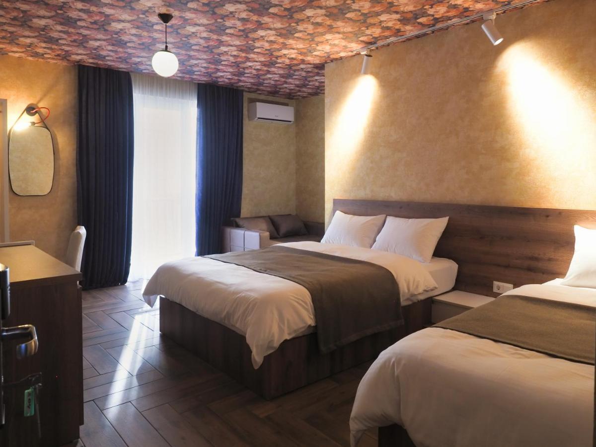 Hotel Banihills ティビリシ エクステリア 写真