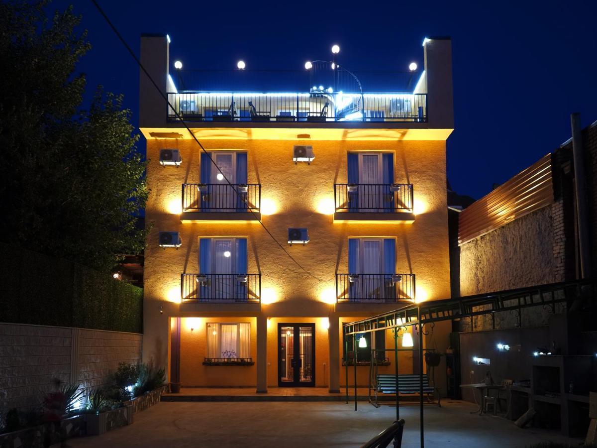 Hotel Banihills ティビリシ エクステリア 写真
