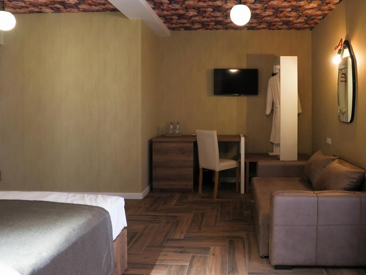 Hotel Banihills ティビリシ エクステリア 写真