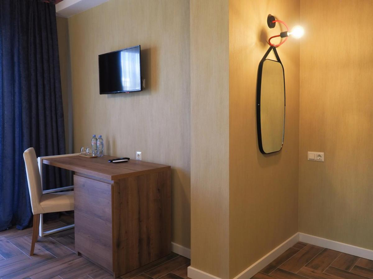 Hotel Banihills ティビリシ エクステリア 写真