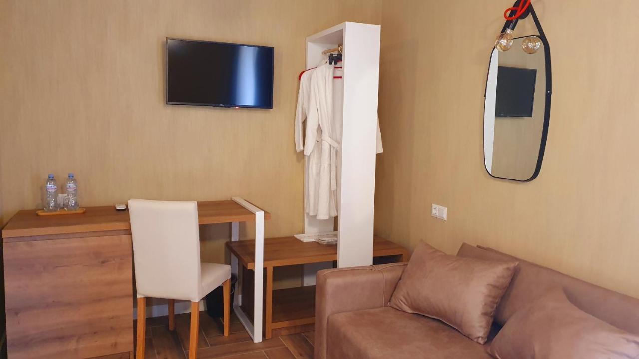 Hotel Banihills ティビリシ エクステリア 写真