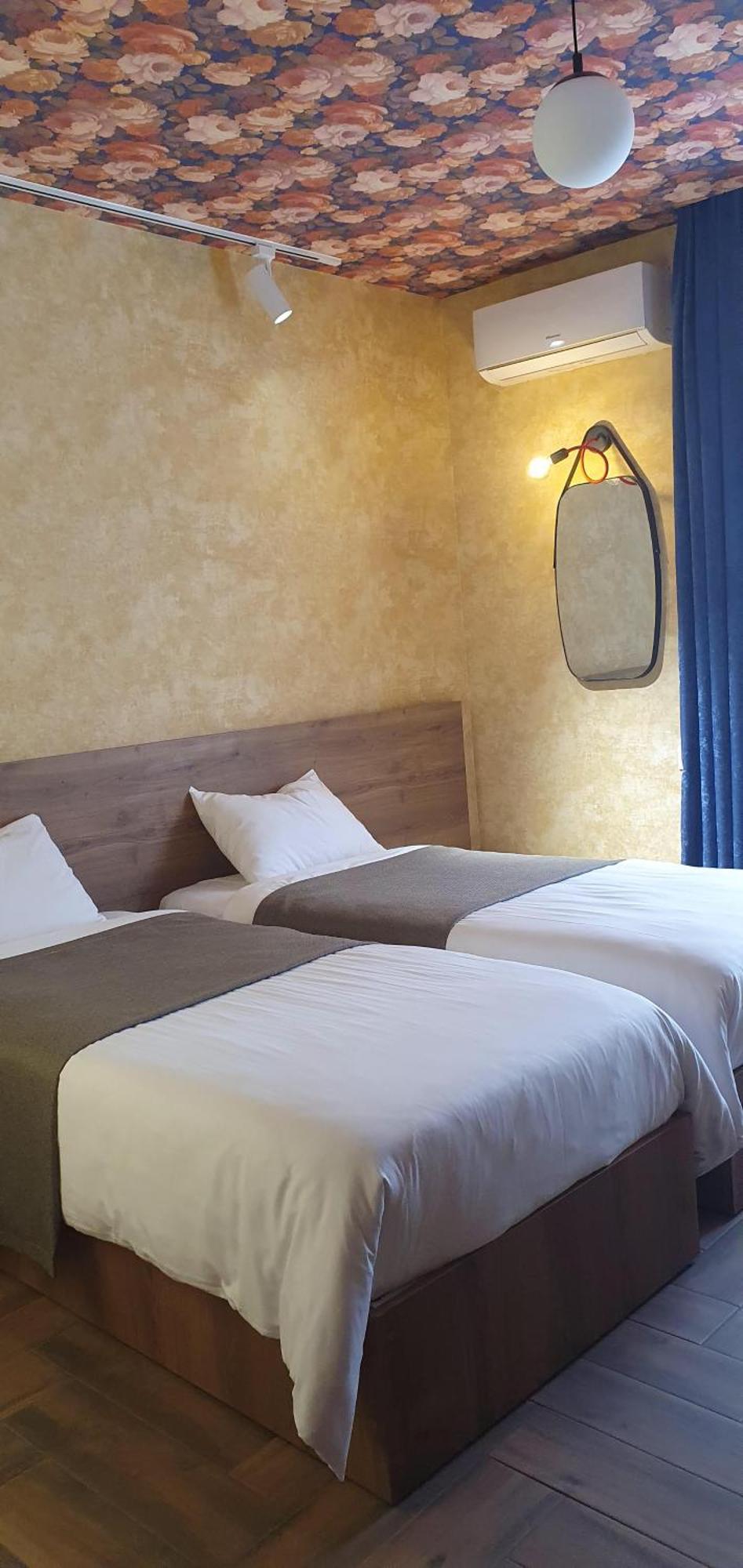 Hotel Banihills ティビリシ エクステリア 写真